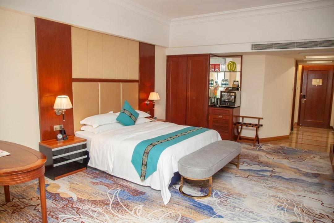 Gladden Hotel Jiangmen Exterior foto
